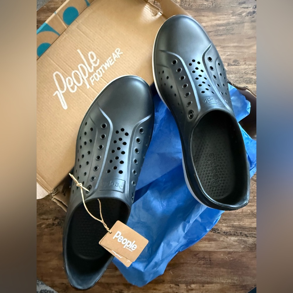 Water shoes for men
